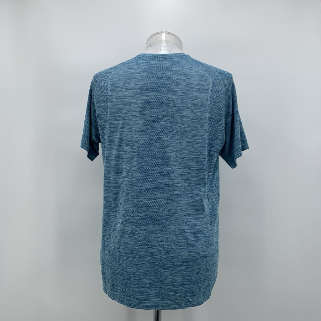 Lululemon T-Shirt