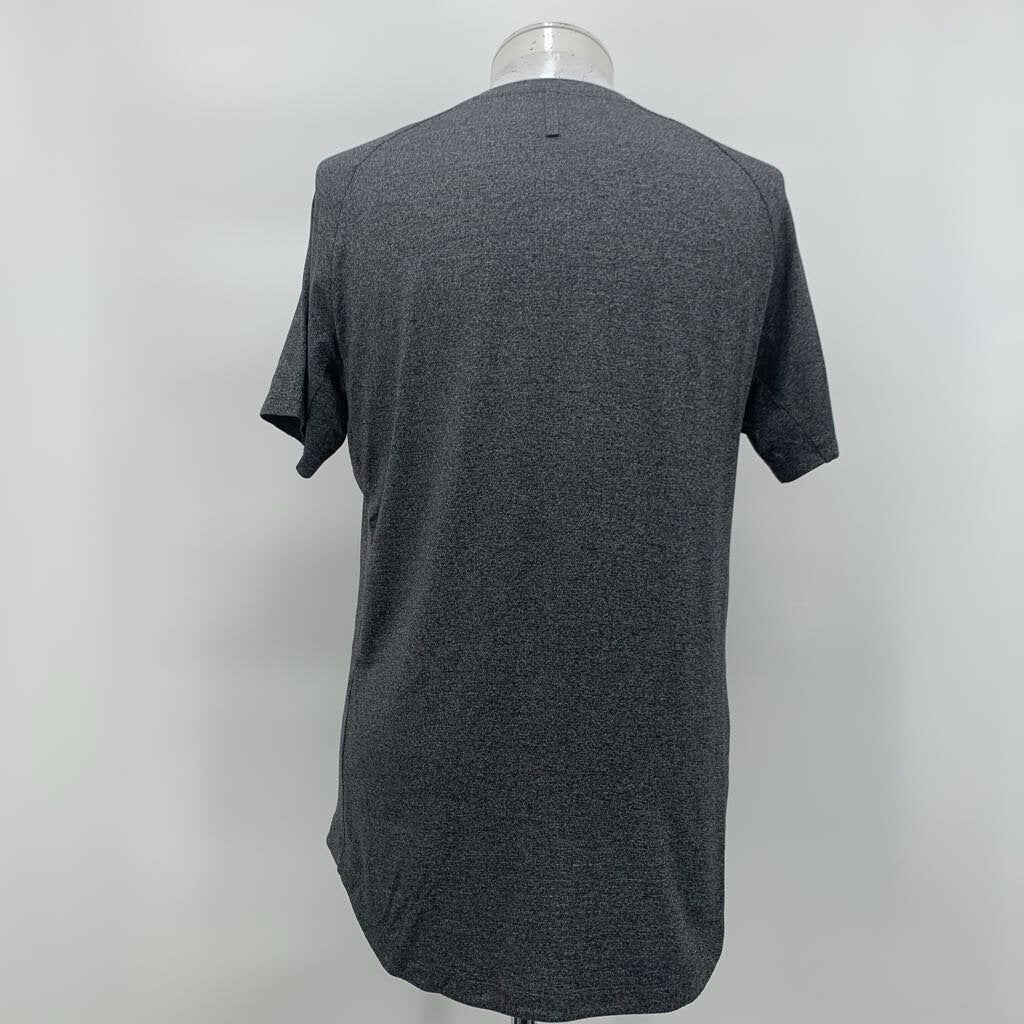 Lululemon T-Shirt