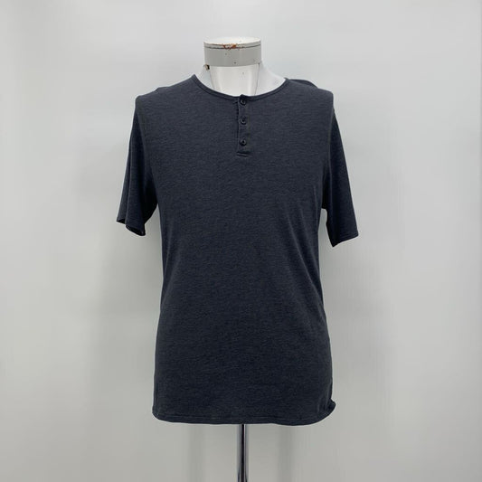 Lululemon T-Shirt